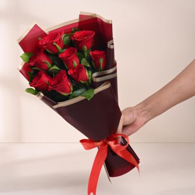 FlowerAura Fresh 8 Red Rose Bouquet | Elegant Floral Gift for Birthday, Anniversary, Wedding, Valentine’s Day, Mother’s Day & Father’s Day | Same Day Delivery
